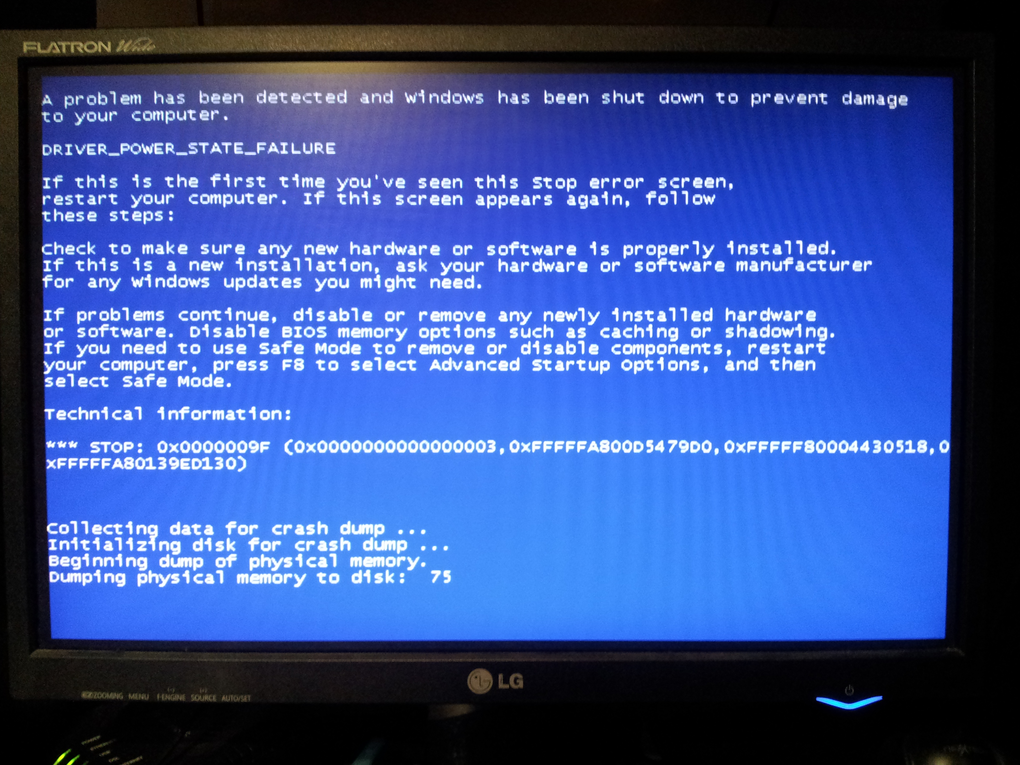 Ошибка ноутбука синий экран. Синий экран смерти. Синий экран Windows XP. Синий экран виндовс 9. Синий экран смерти Windows Vista.